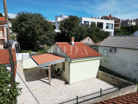 Kuća, 40m², Zemljište 130m²