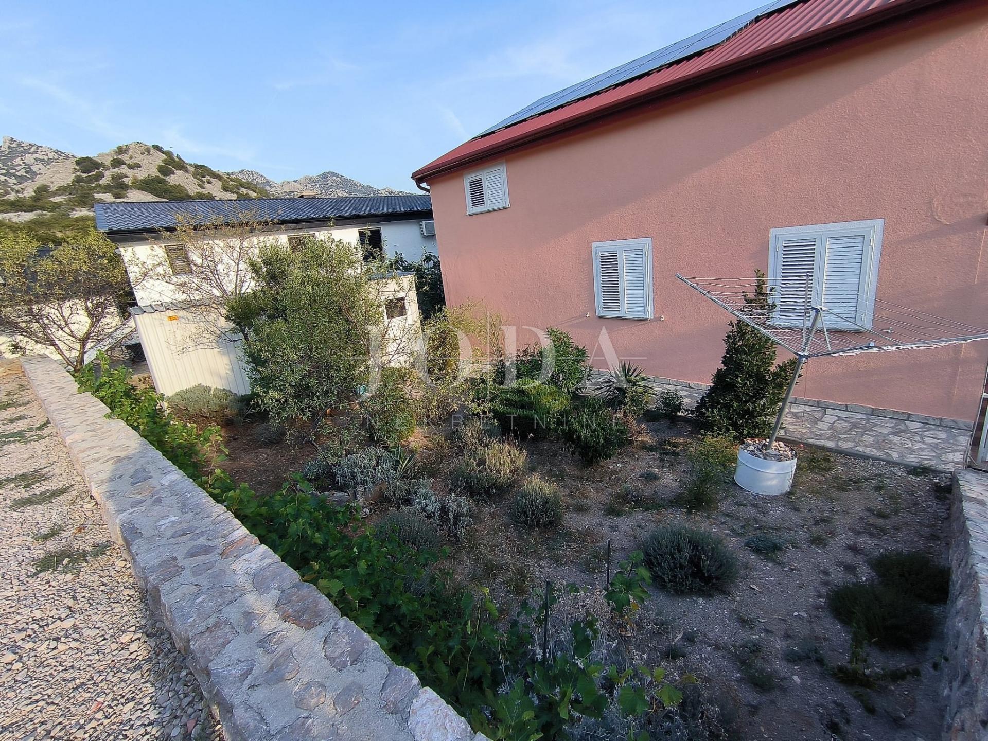 House, 350m², Plot 353m²