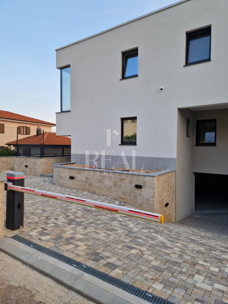 5-locale, Appartamento, 245m²