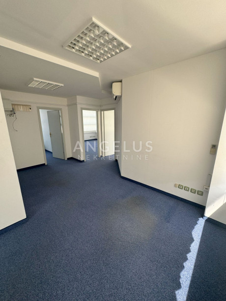 73m², Büro, 2 Etage