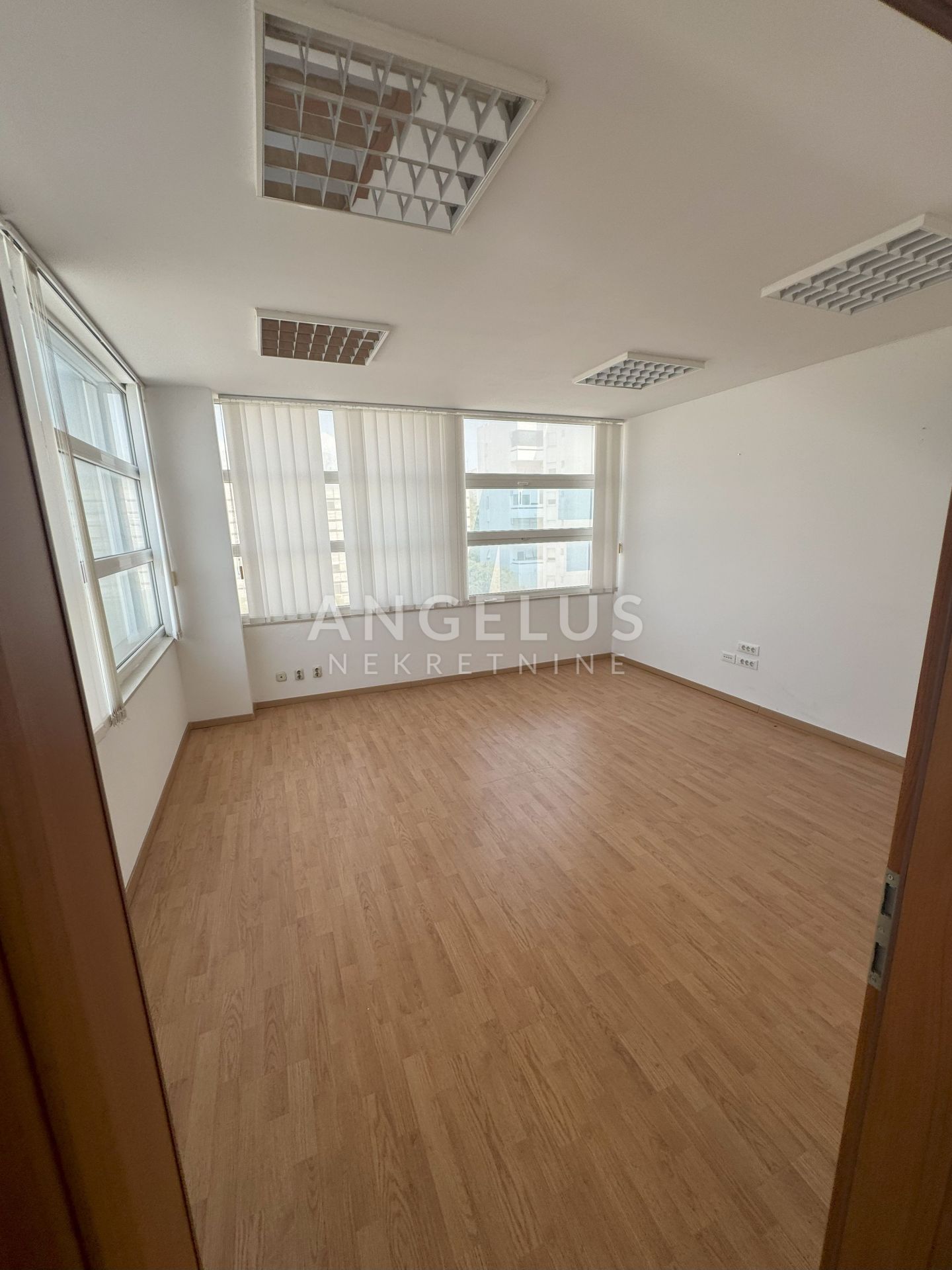 84m², Office, 2 Floor