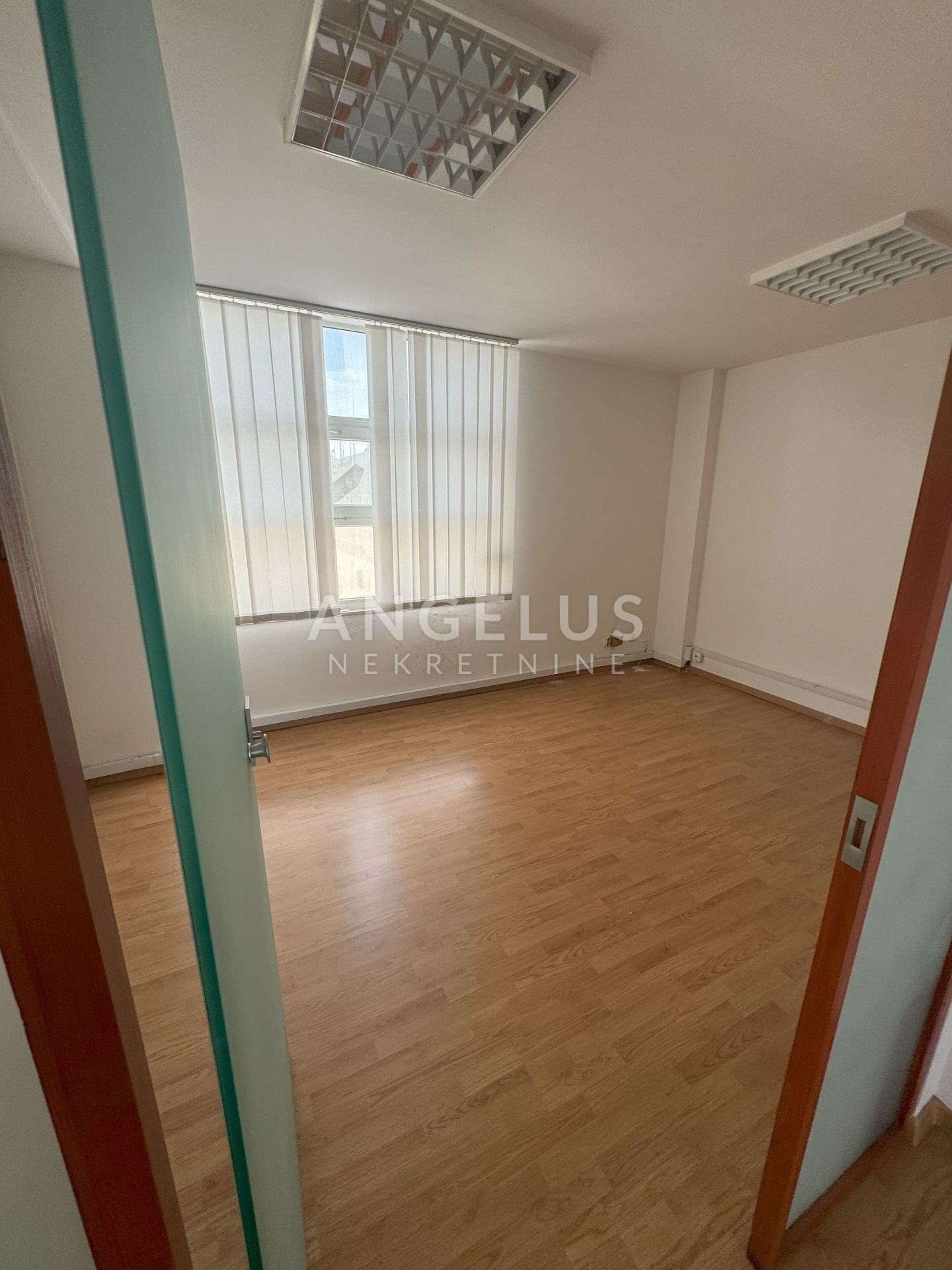 84m², Office, 2 Floor