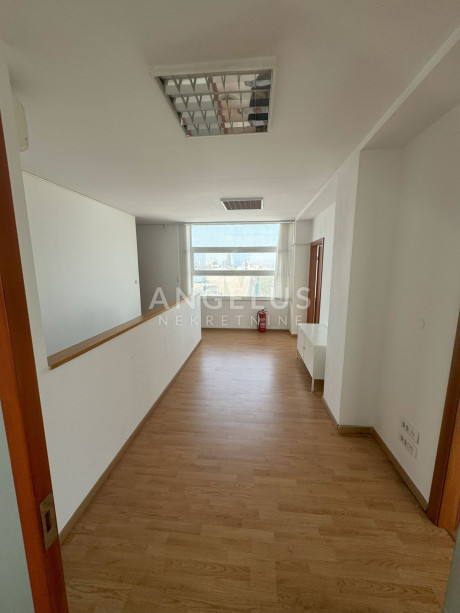 84m², Ufficio, 2 Piano