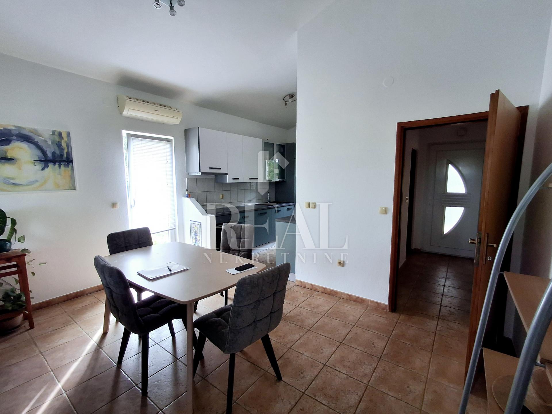 House, 150m², Plot 610m²