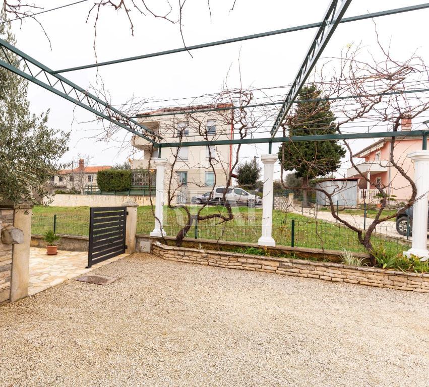 House, 165m², Plot 548m²