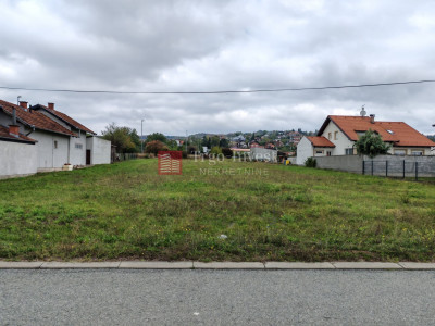 566m², Plot