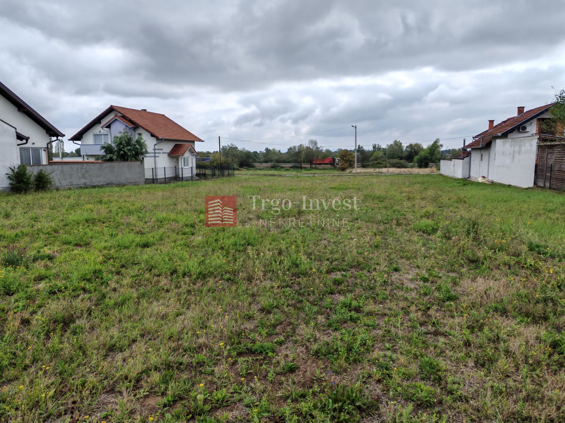 566m², Plot