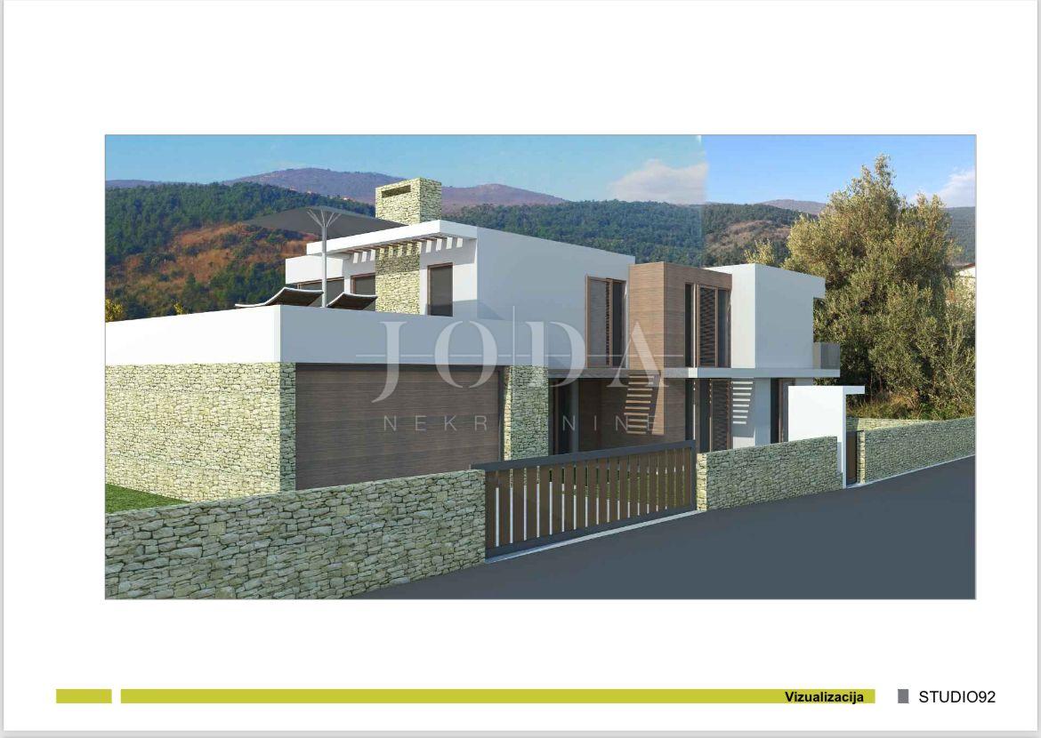 Kuća, 538m², Zemljište 807m²