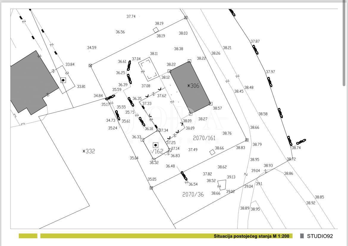 House, 538m², Plot 807m²