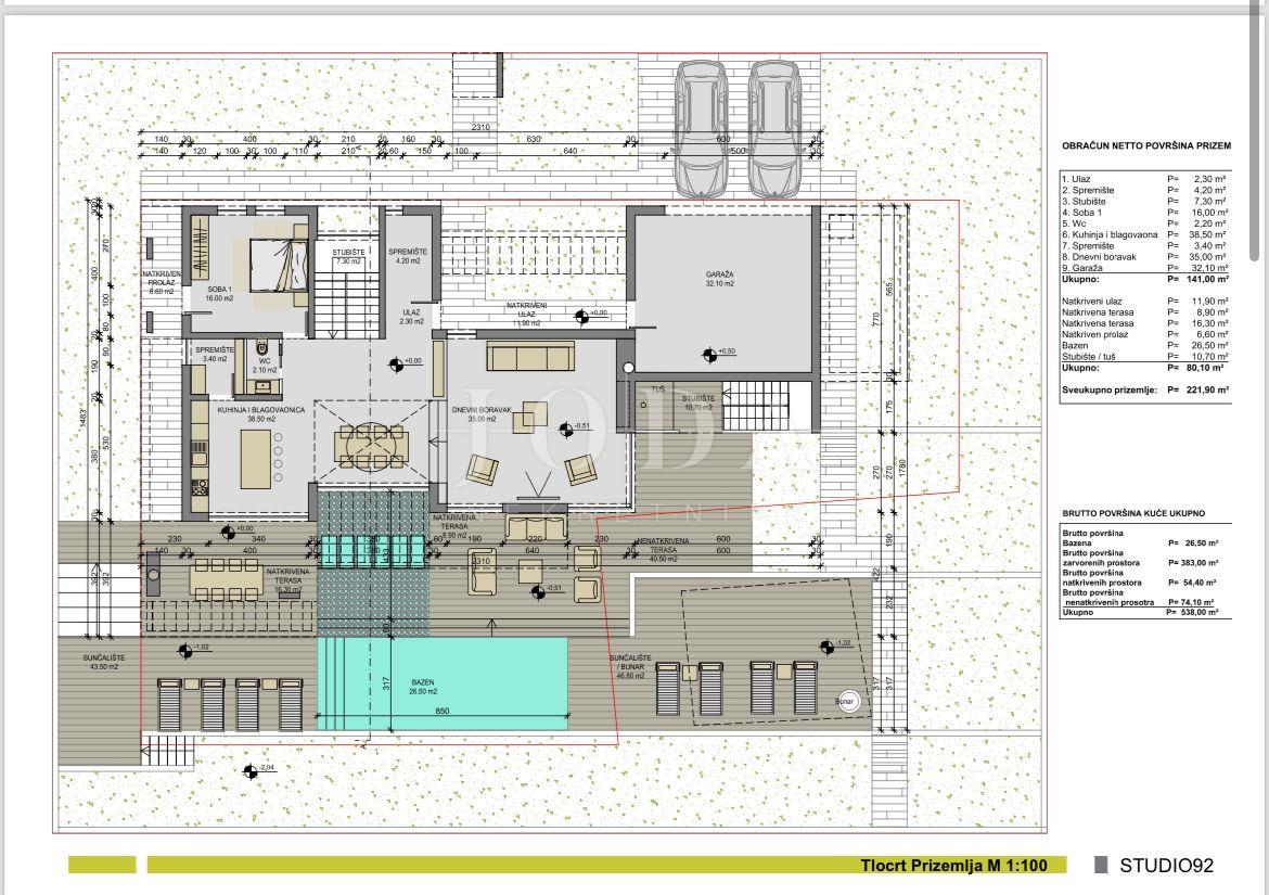 Kuća, 538m², Zemljište 807m²