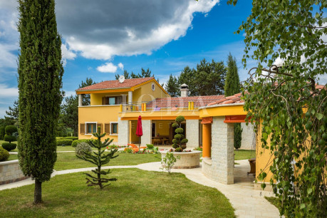 House, 431m², Plot 43000m²