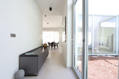 House, 220m², Plot 780m²