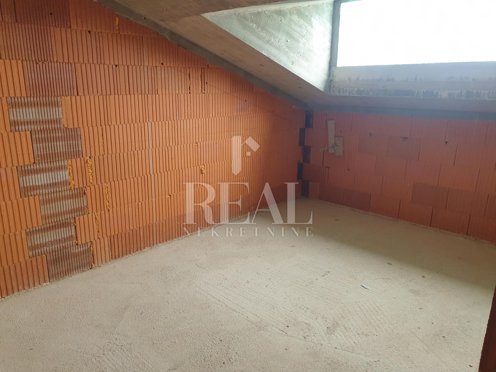 4-locale, Appartamento, 143m²