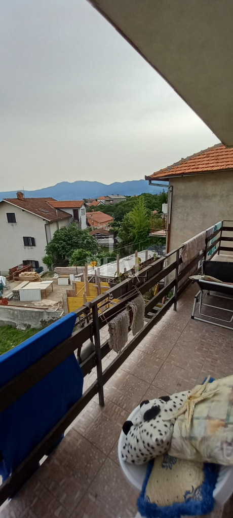 Kuća, 371m², Zemljište 0m²