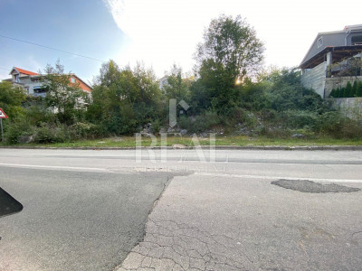 746m², Plot