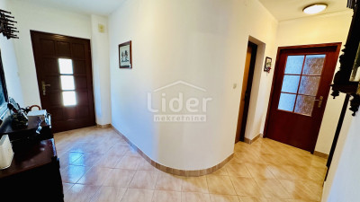 Casa, 230m², Terreno 399m²