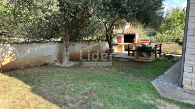 House, 230m², Plot 399m²