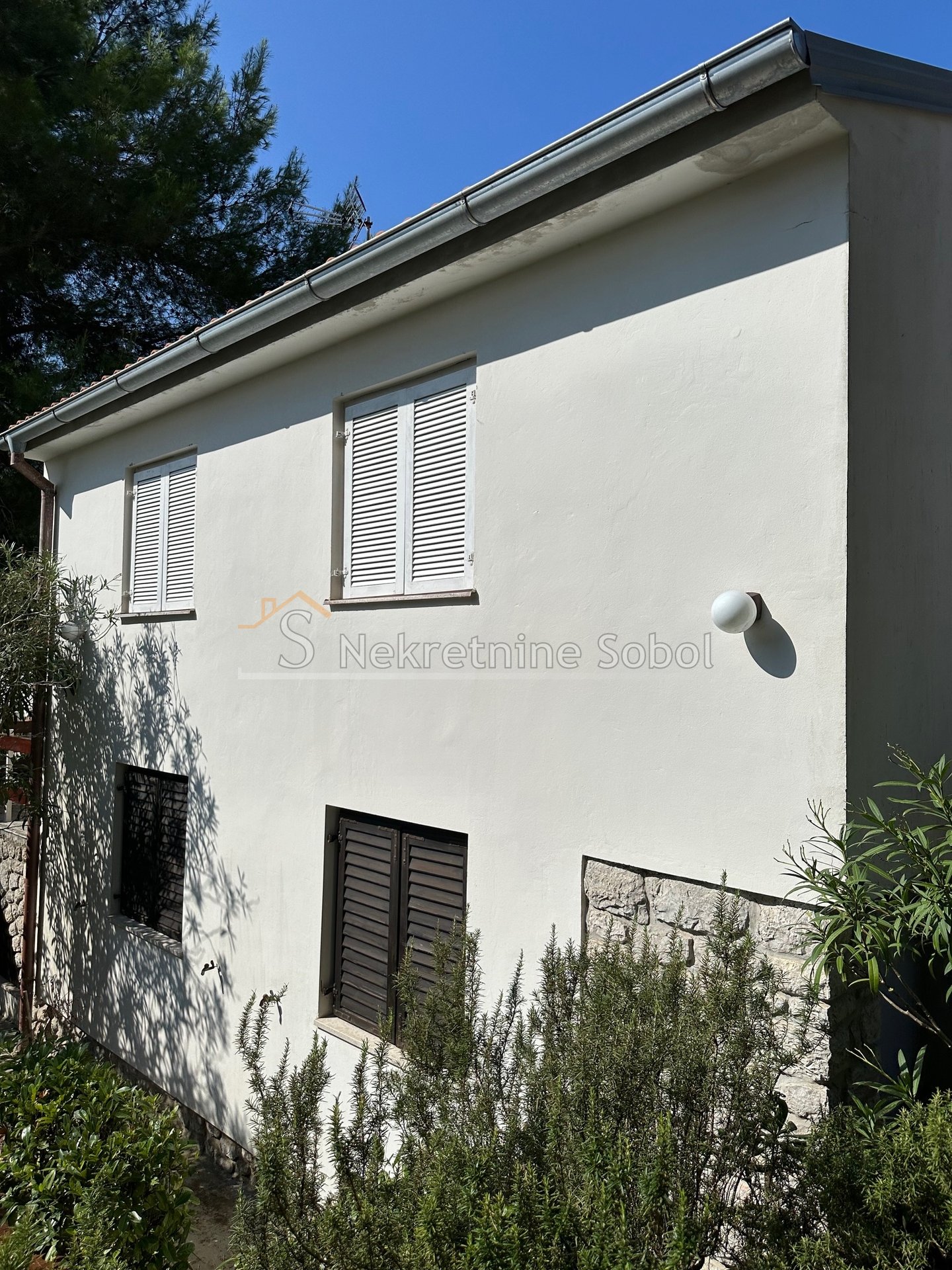 Haus, 143m², Grundstück 337m²