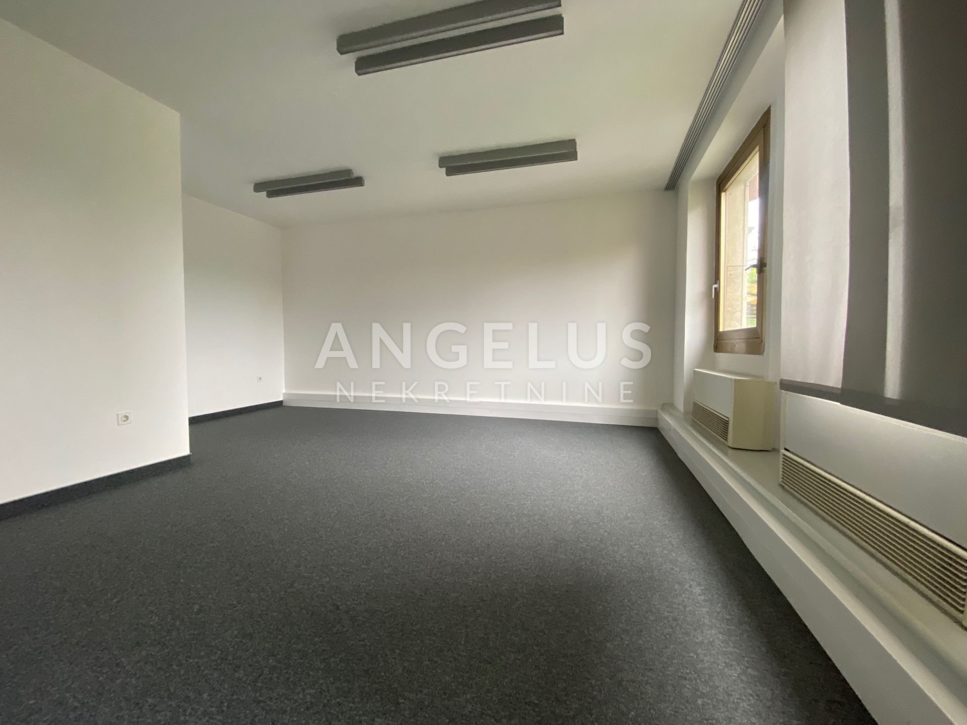 270m², Büro, 1 Etage