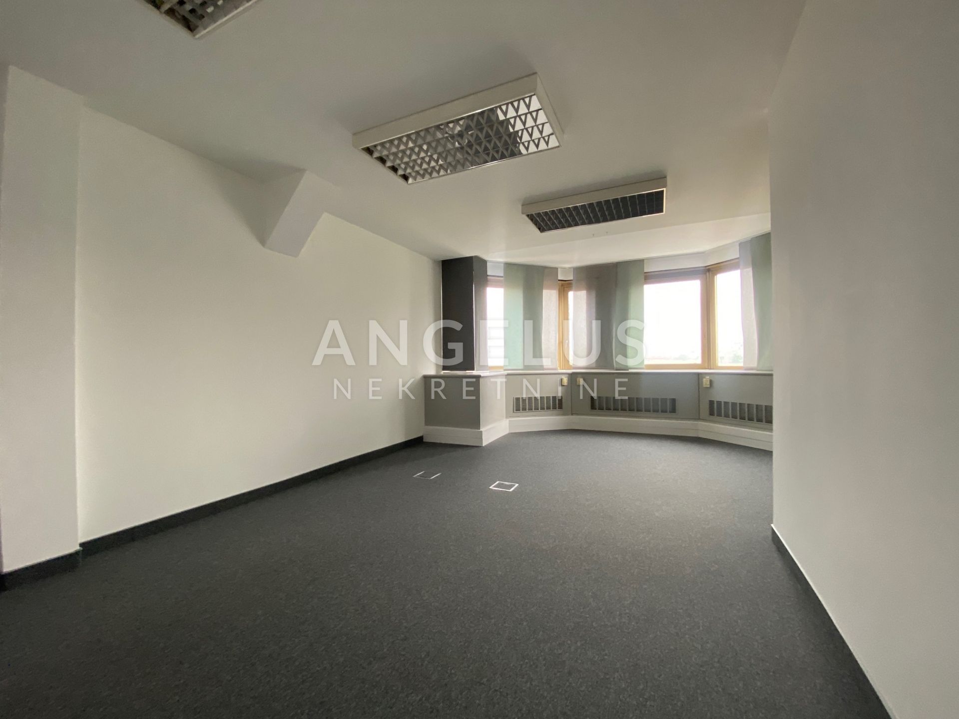 270m², Büro, 1 Etage