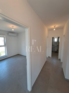 4-locale, Appartamento, 126m², 2 Piano