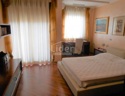 3 rooms, Apartment, 121m², 2 Floor