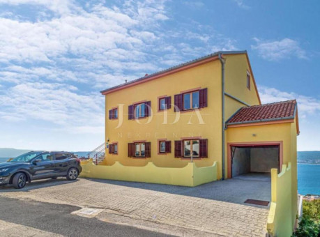 Haus, 800m², Grundstück 305m²