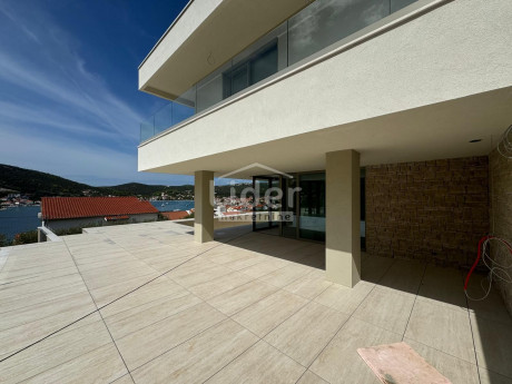 Casa, 229m², Terreno 571m²