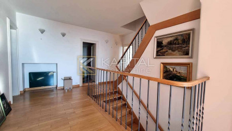 House, 400m², Plot 878m²