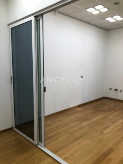 81m², Büro, 1 Etage