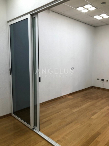 81m², Ufficio, 1 Piano