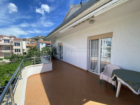 House, 183m², Plot -m²