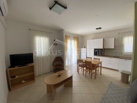 House, 392m², Plot 129m²