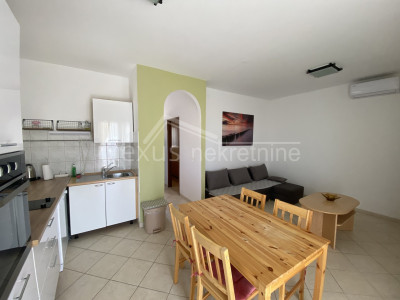 House, 392m², Plot 129m²