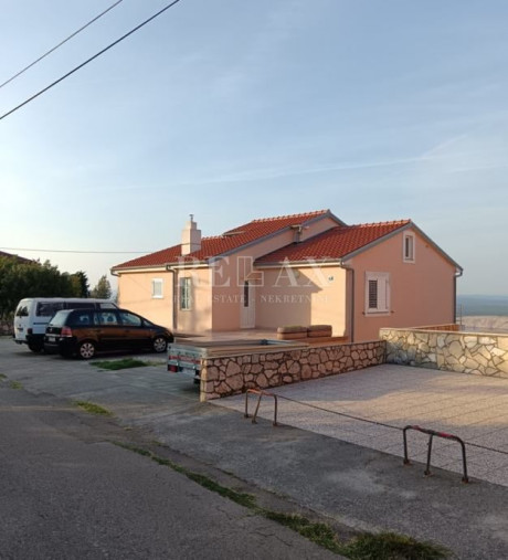 House, 286m², Plot 1034m²