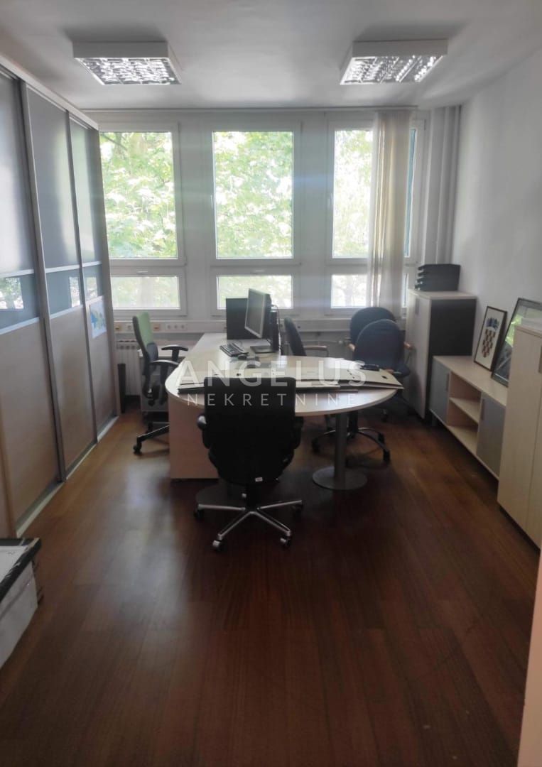 652m², Ufficio, 2 Piano