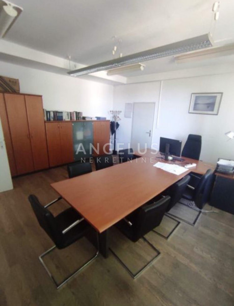 652m², Office, 2 Floor