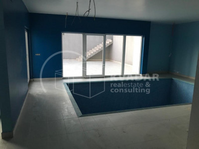 Casa, 585m², Terreno 1050m²