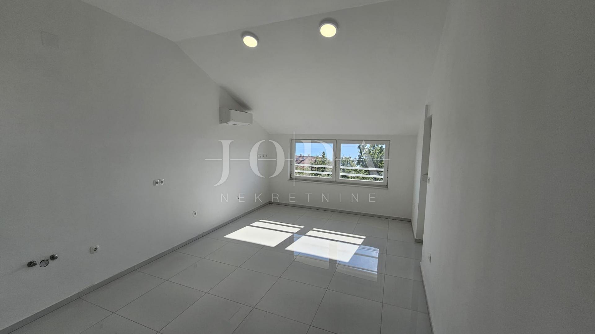 5 rooms, Apartment, 106m², 1 Floor