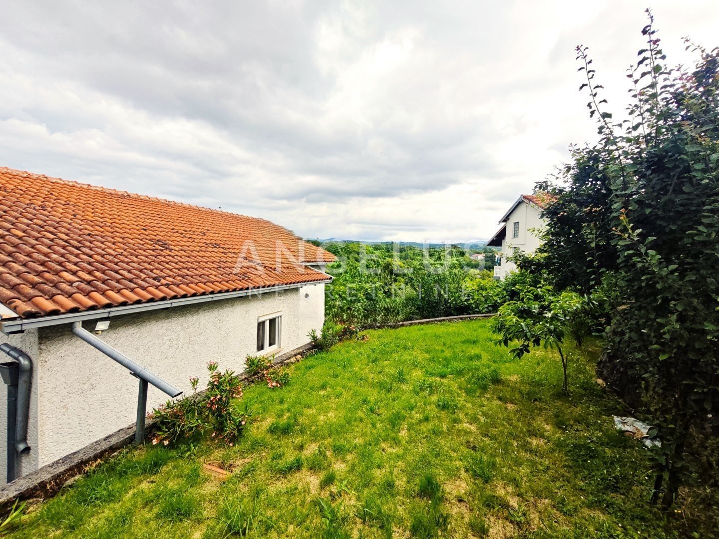 House, 800m², Plot 0m²