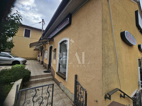 House, 300m², Plot 568m²