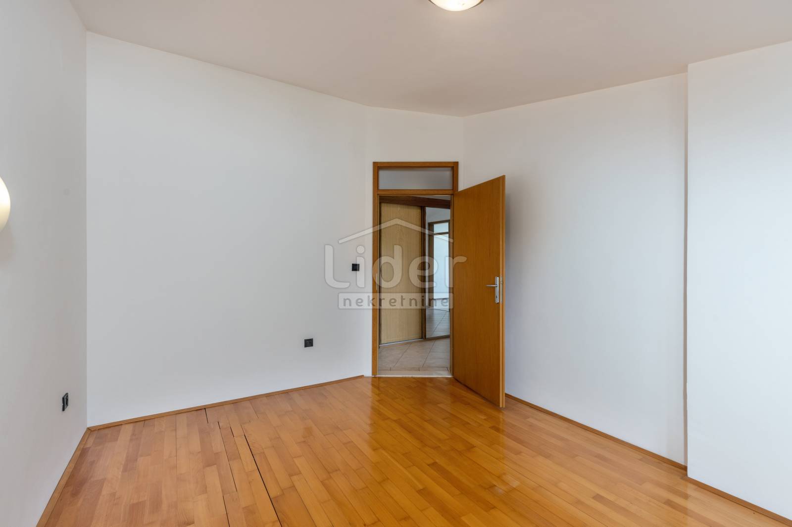 4 rooms, Apartment, 146m², 1 Floor